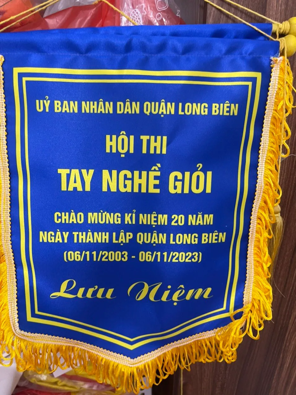 Cờ lưu niệm hội thi