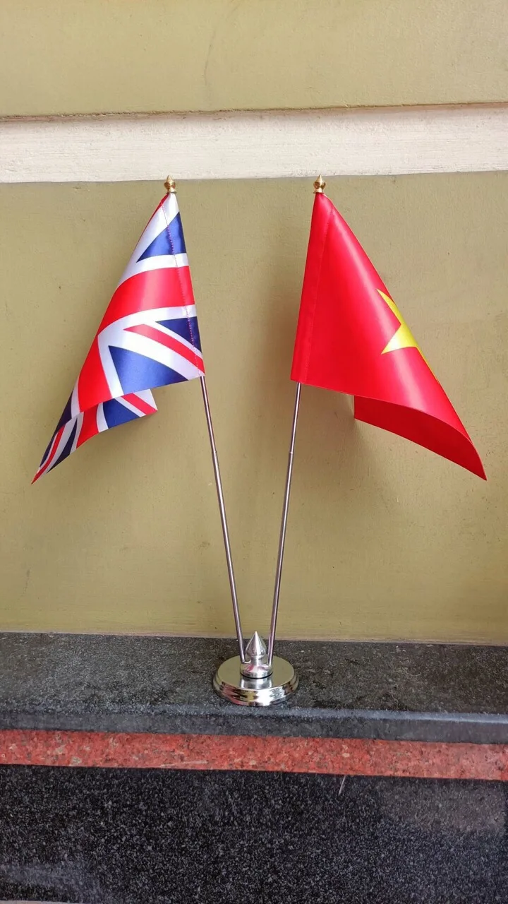 Các mẫu cờ để bàn đẹp