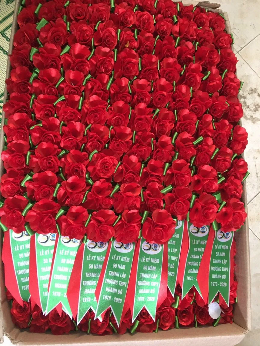 Hoa cài áo đại biểu Hà Nội