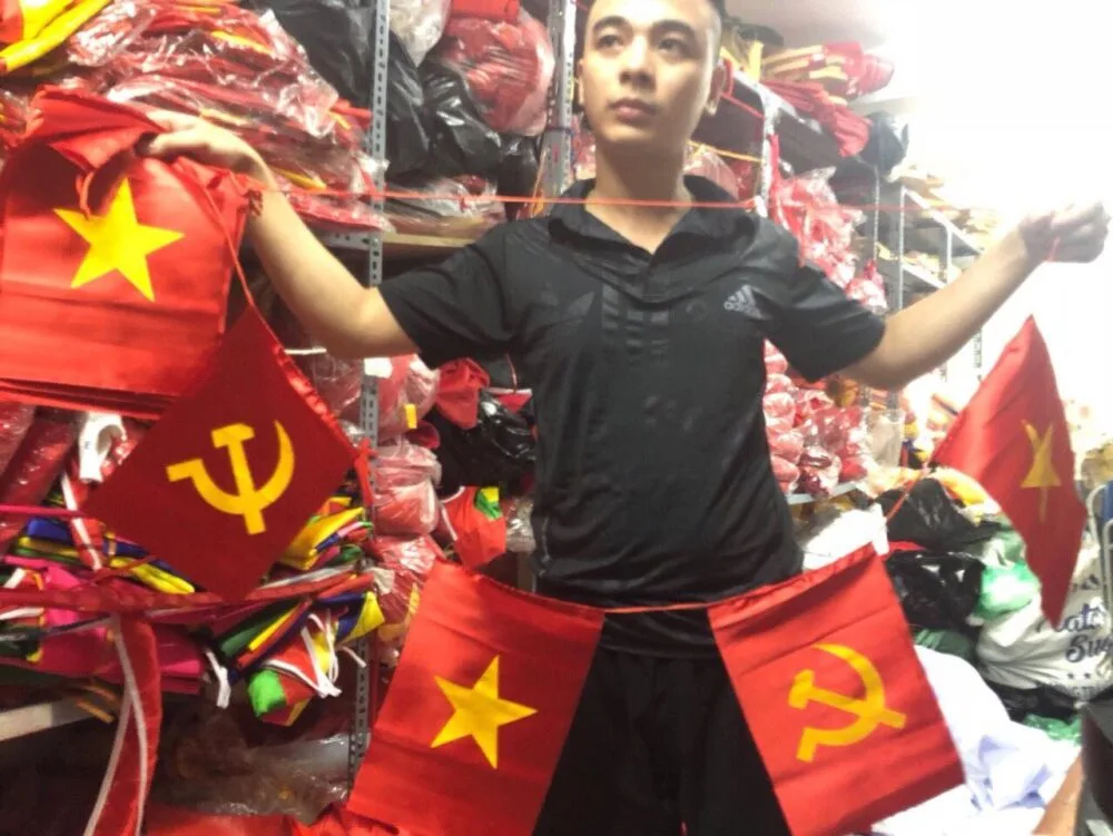 Bán buôn cờ dây