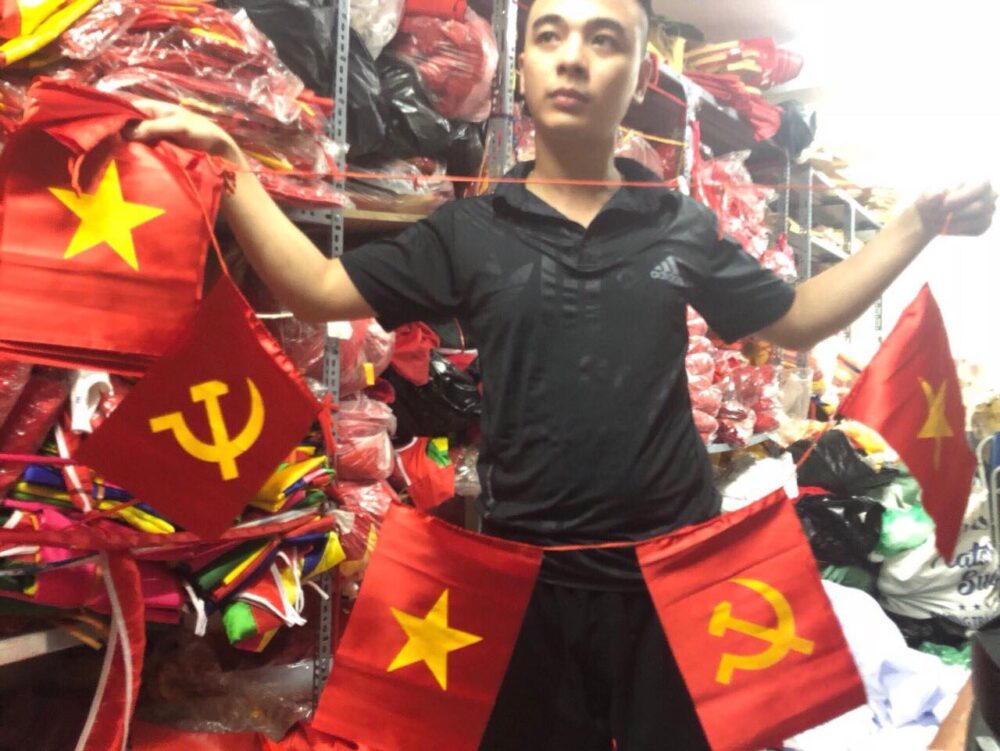 BÁN CỜ DÂY TỔ QUỐC – XƯỞNG IN CỜ HOÀNG GIA HÀ NỘI