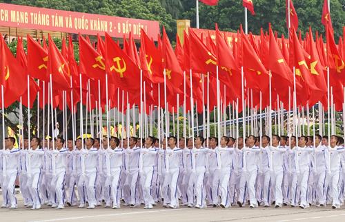 Cờ Tổ Quốc dùng trong lễ diễu hành – Xưởng in cờ HOÀNG GIA