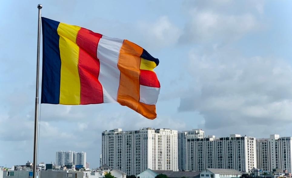 Lá cờ Phật – Xưởng in cờ HOÀNG GIA Hà Nội