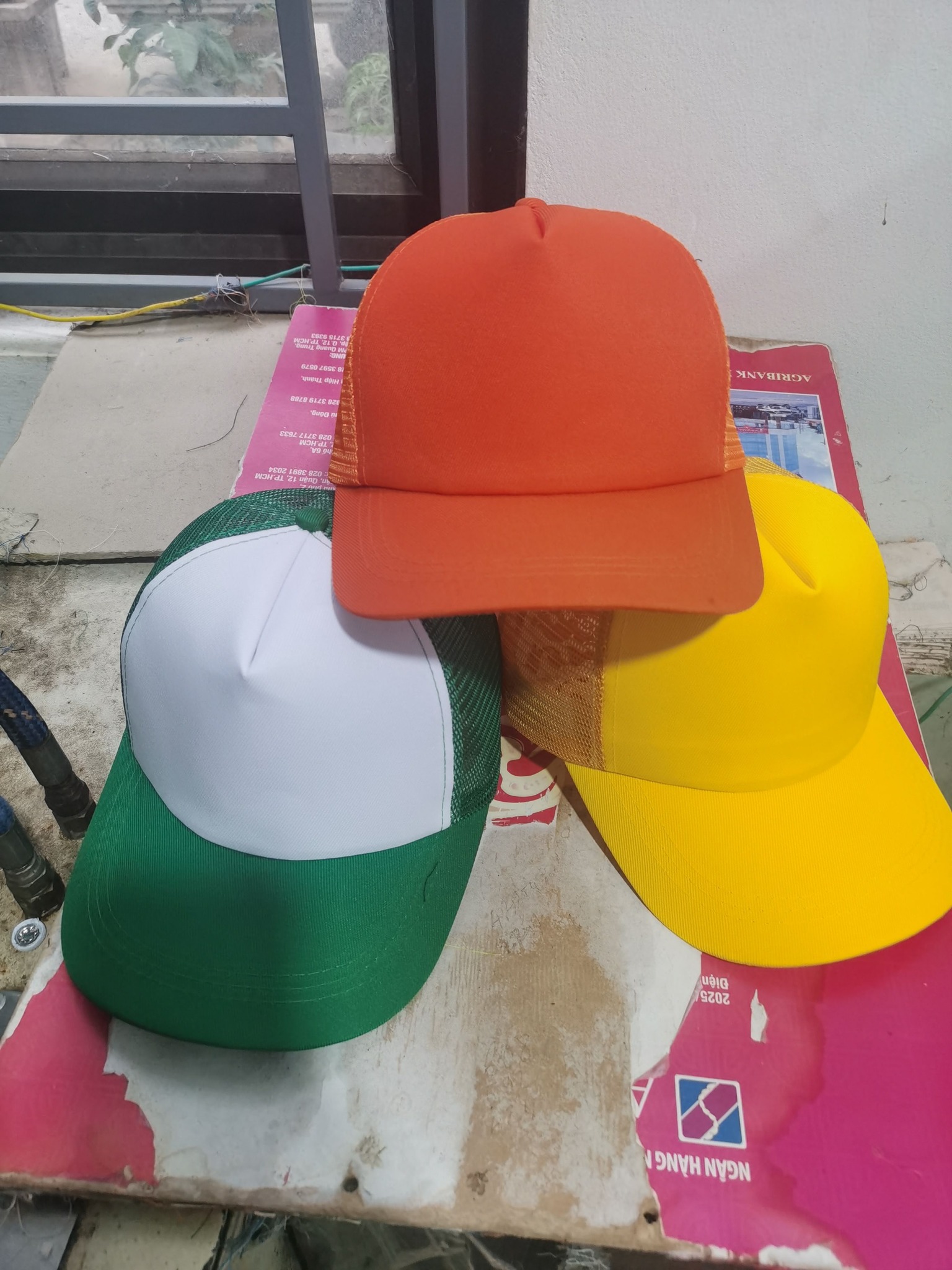 Mũ du lịch bán ở đâu?