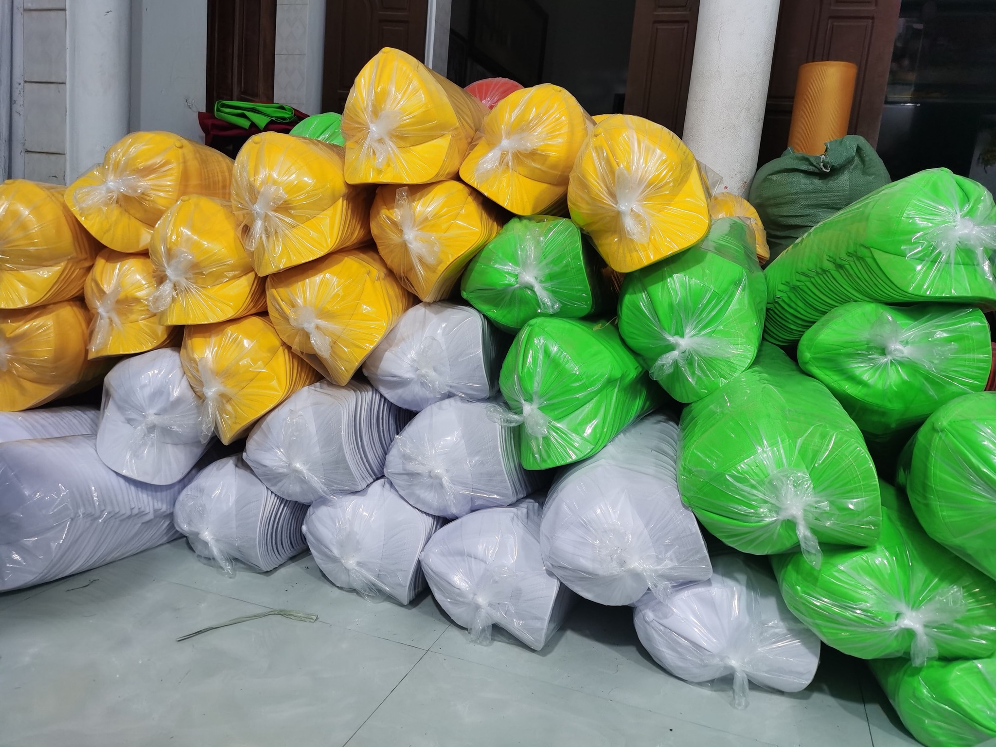 Mũ du lịch bán ở đâu?