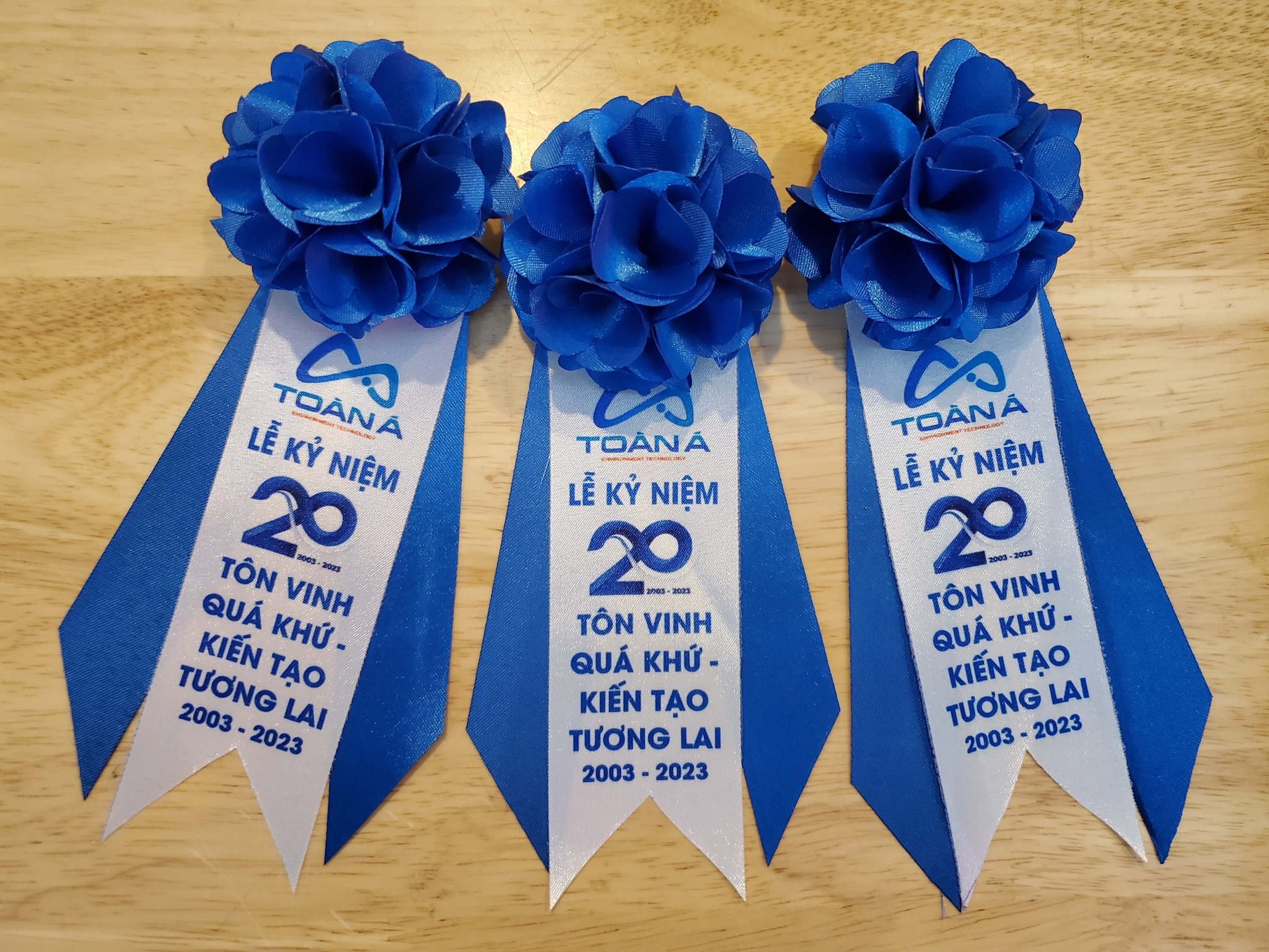 Hoa cài áo tốt nghiệp