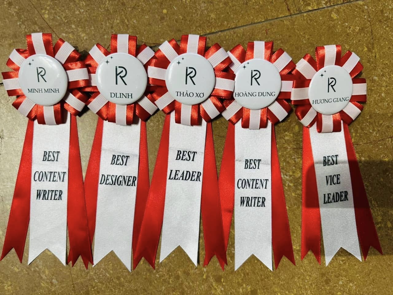 Hoa cài áo đại biểu cho lễ tốt nghiệp