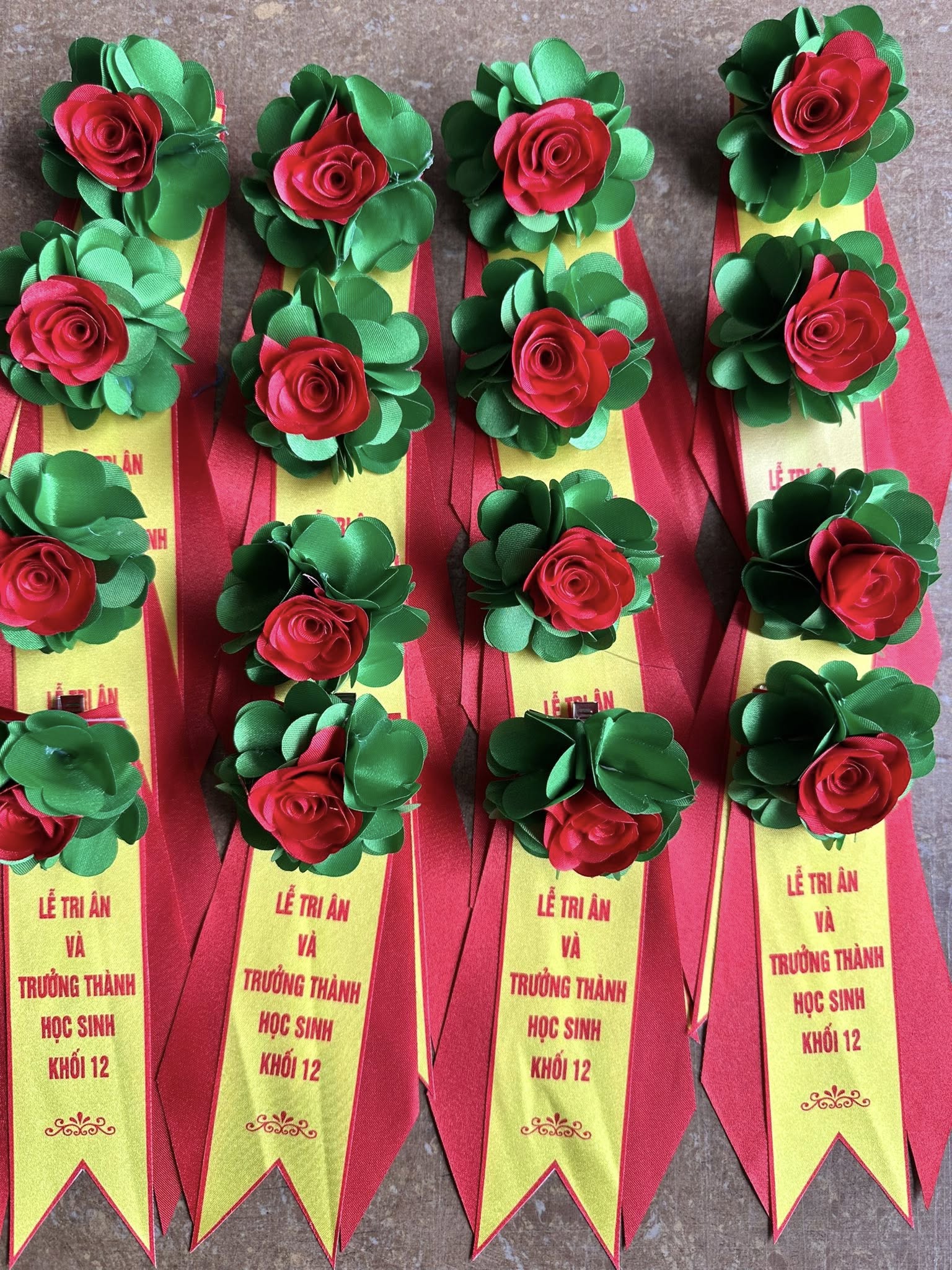 Hoa cài áo bằng vải