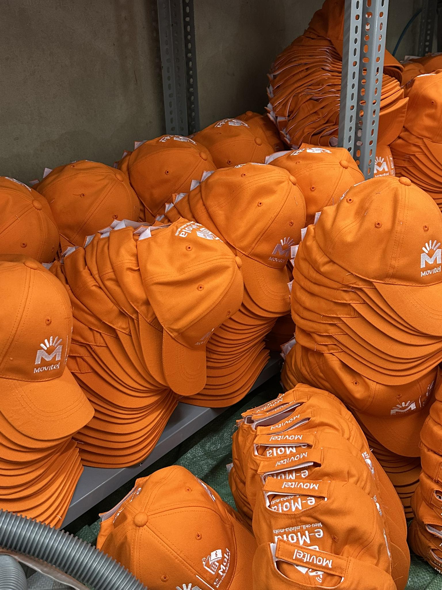 Mũ công ty du lịch - xưởng in cờ Hoàng Gia