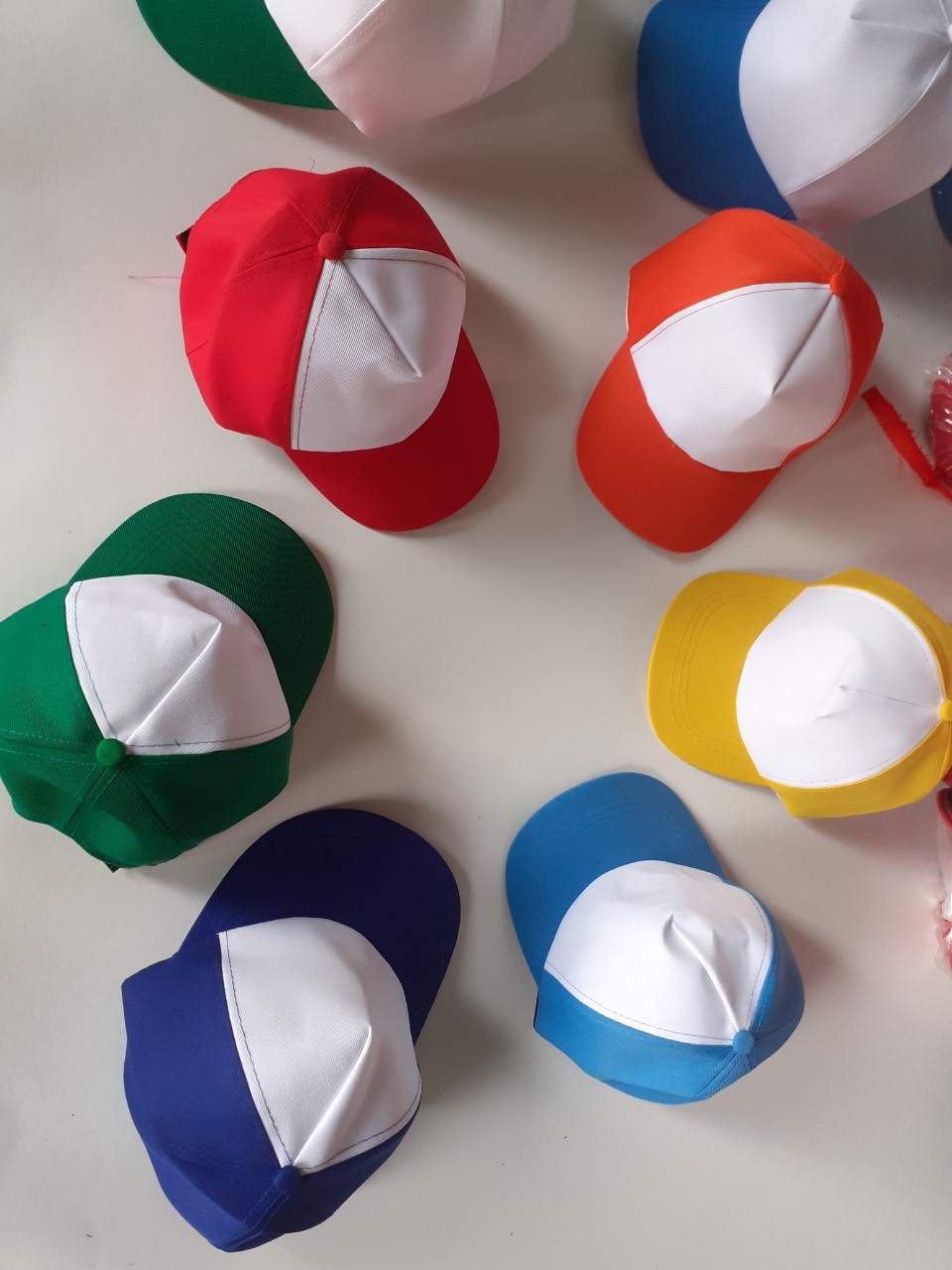 Mũ lưỡi trai du lịch