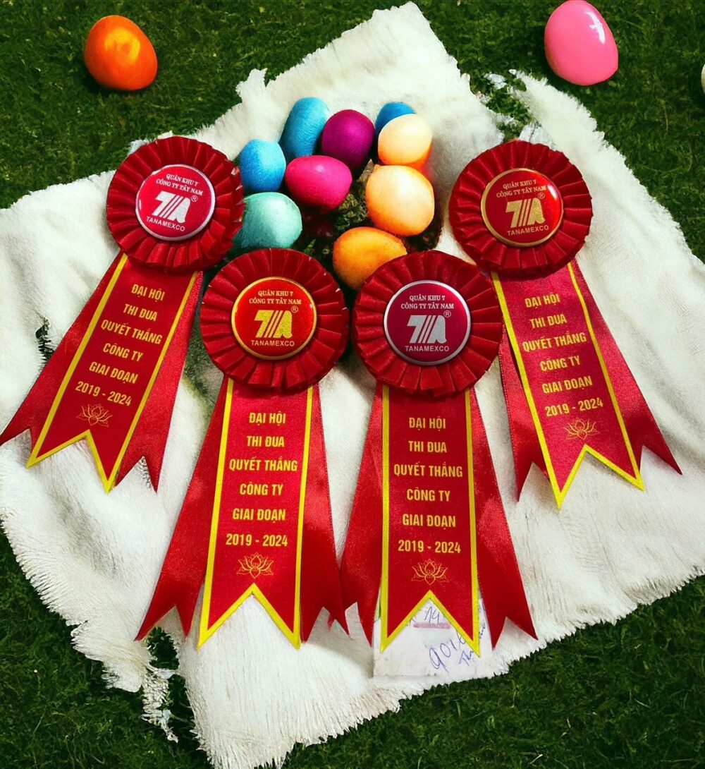 Hoa cài áo khách mời