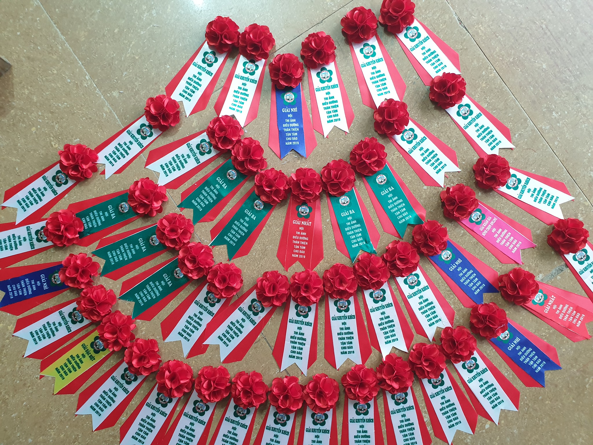 Hoa cài áo bằng vải