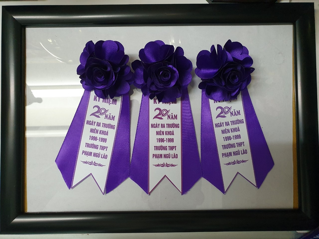 Sản xuất hoa cài áo đại biểu tại Hà Nội