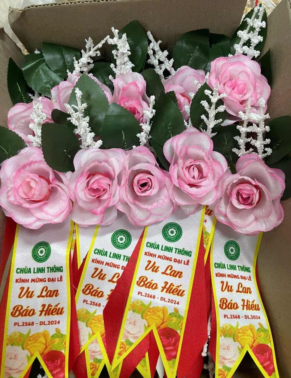 Kích thước hoa cài áo đại biểu