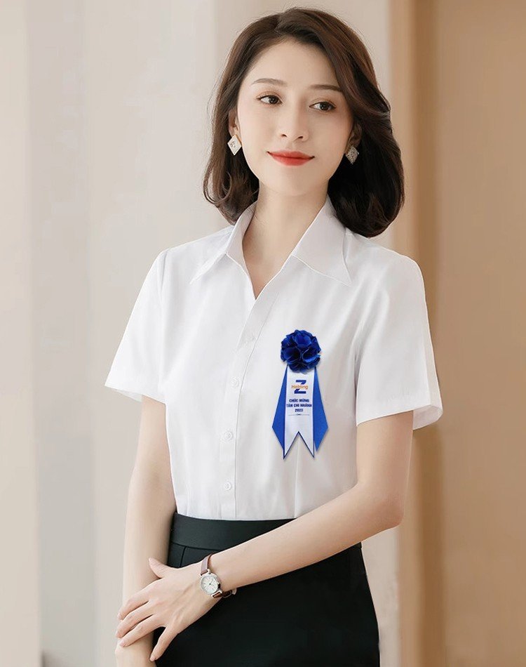 Hoa cài áo đại biểu mua ở Hà Nội