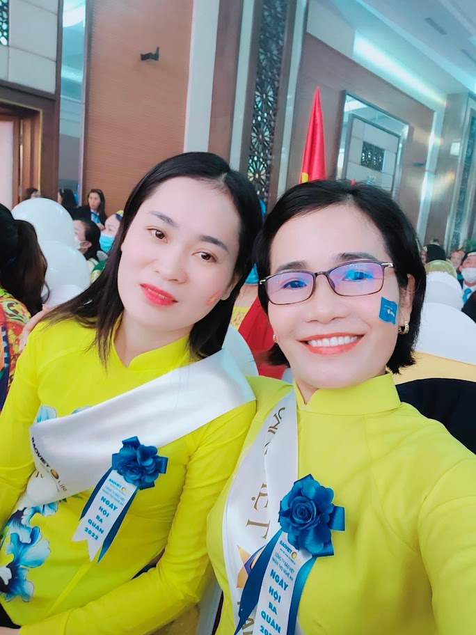 Phụ kiện hoa cài áo dài