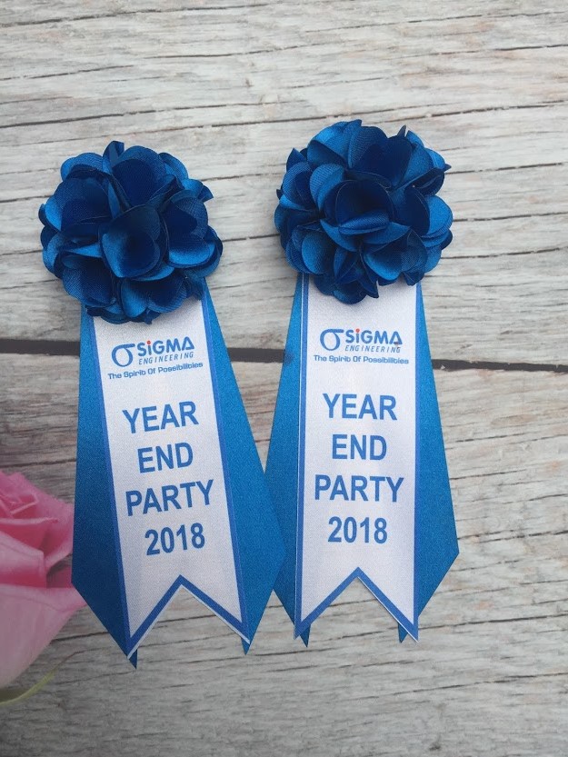 Nhận làm hoa cài áo đại biểu gấp