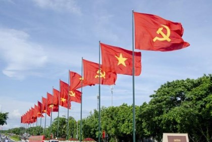 Địa điểm bán cờ Tổ Quốc – Xưởng in cờ HOÀNG GIA