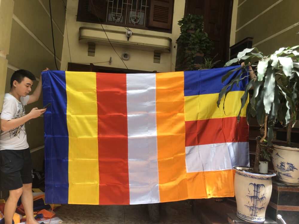 Màu cờ Phật giáo – Xưởng in cờ HOÀNG GIA Hà Nội