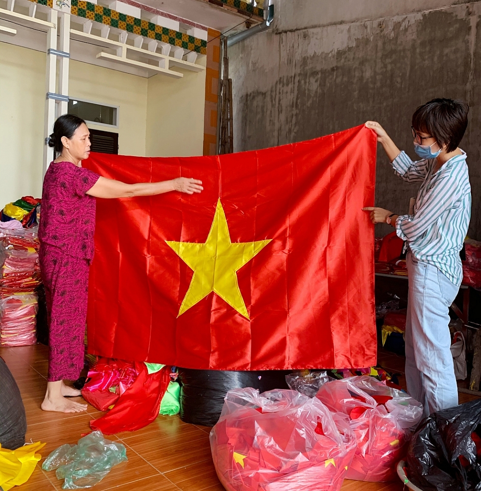 CỜ TỔ QUỐC LOẠI TỐT – XƯỞNG IN CỜ HOÀNG GIA