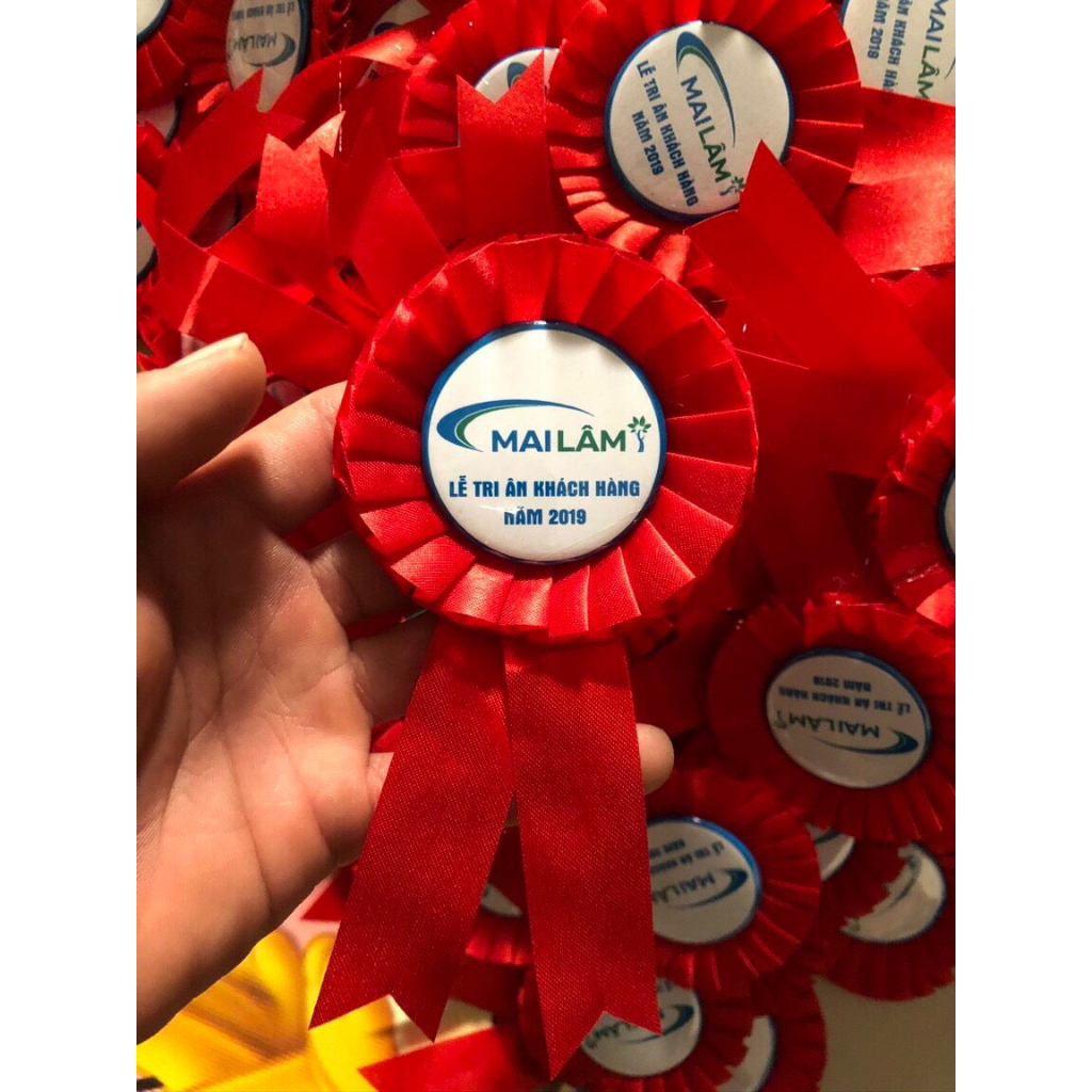 Hoa cài áo lễ trao giải