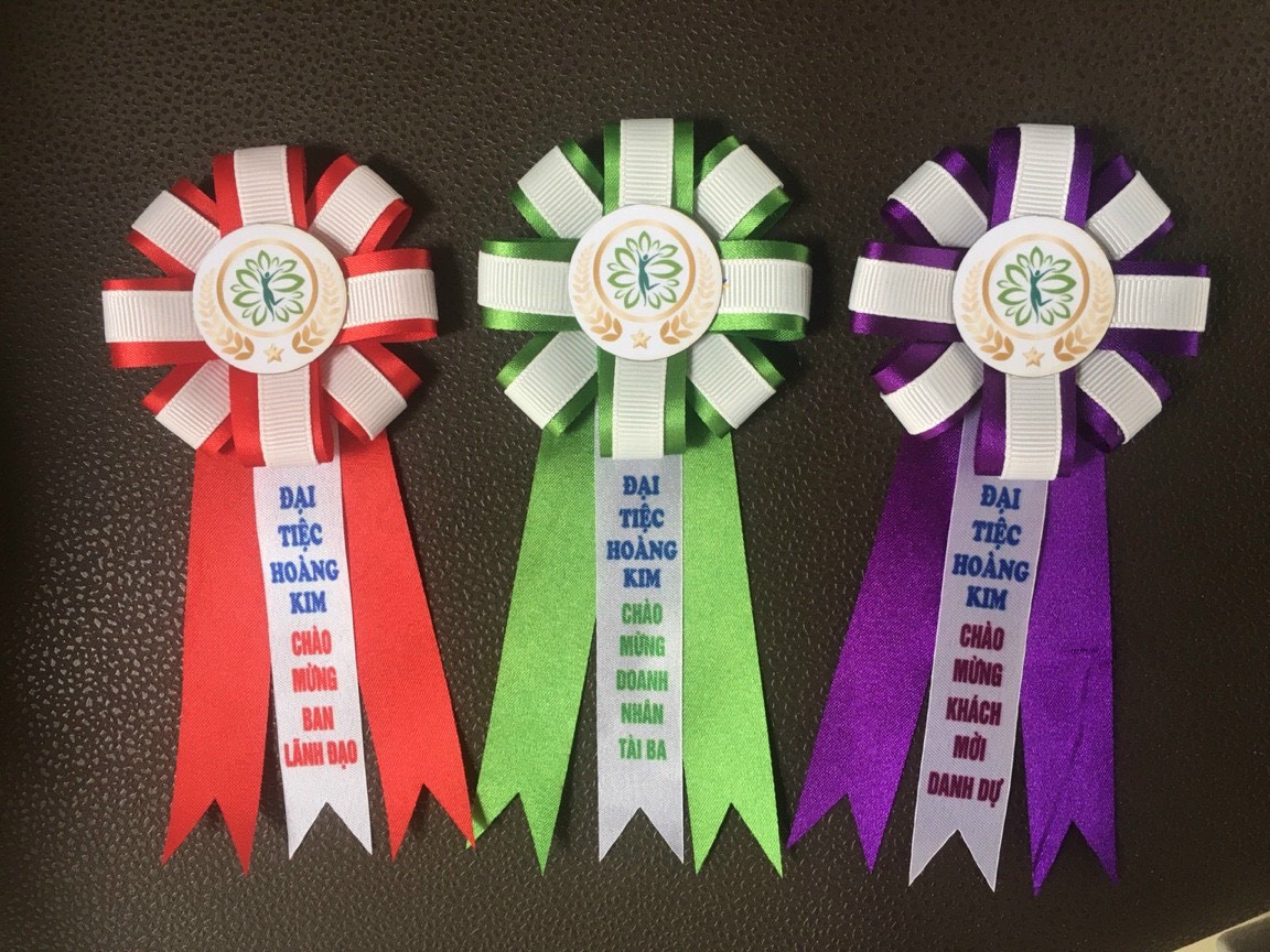 Thiết kế hoa cài áo