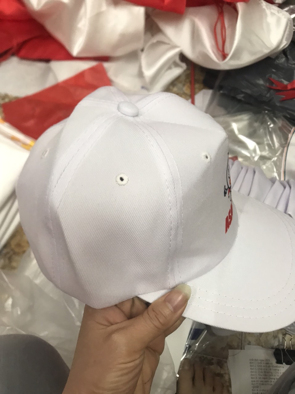 Mũ du lịch kiểu lưỡi trai