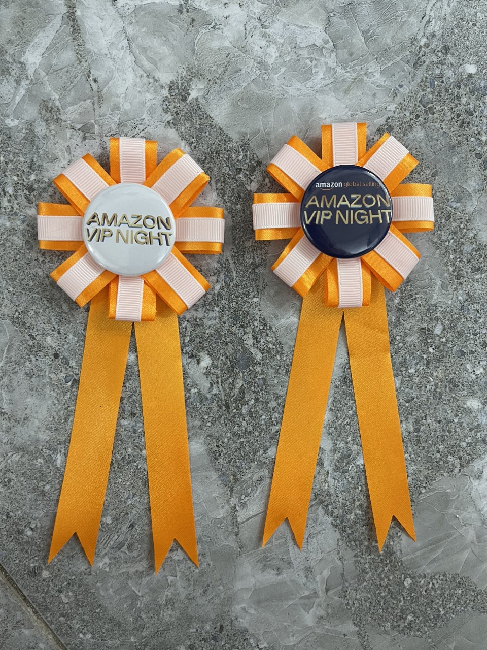 Hoa cài áo mua ở đâu