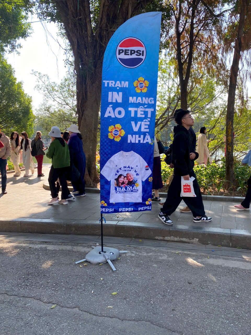 Giá in cờ phướn cánh buồm