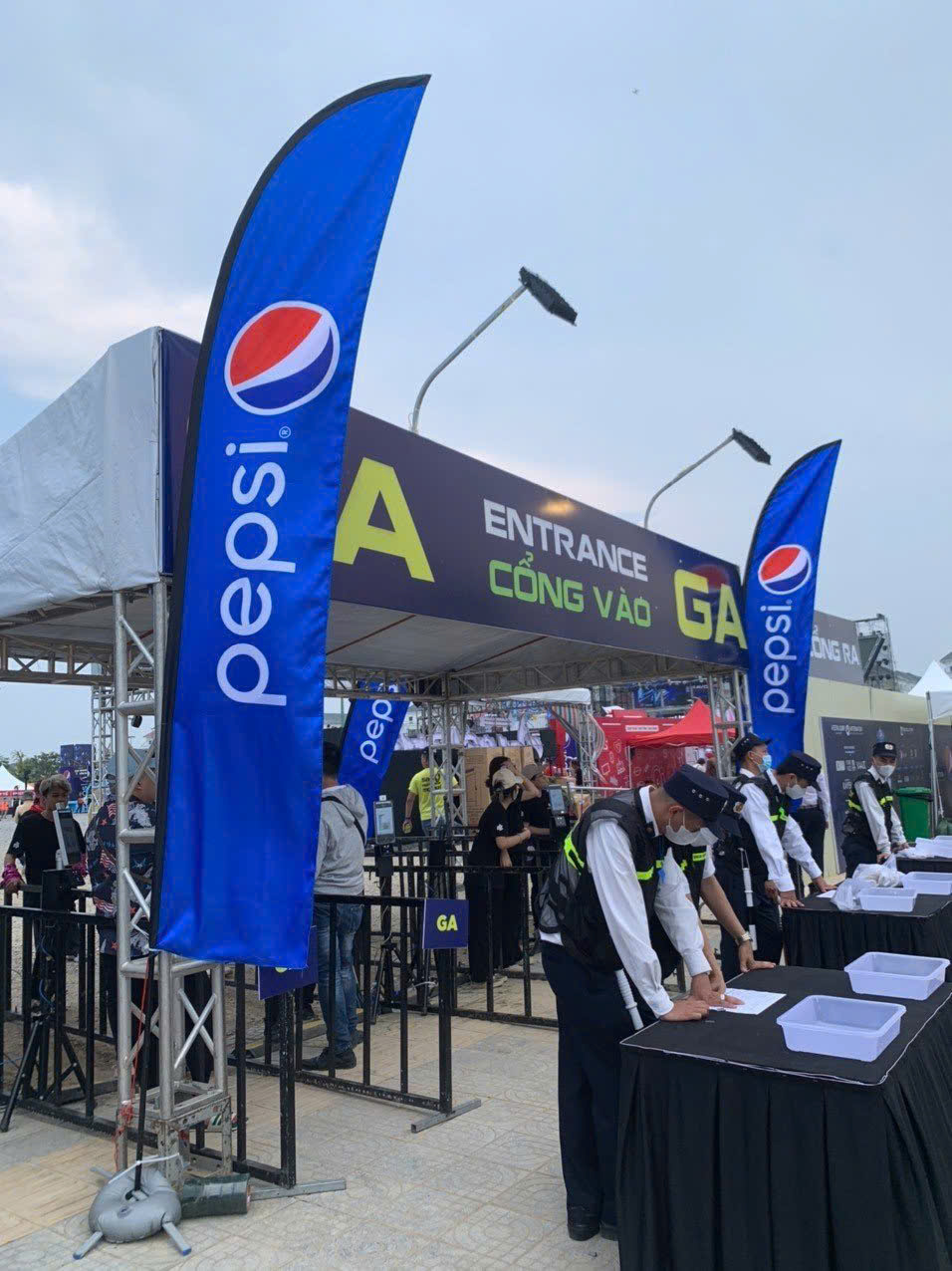 Giá in cờ phướn cánh buồm