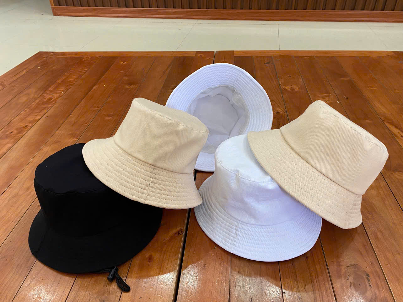 Mũ rộng vành du lịch