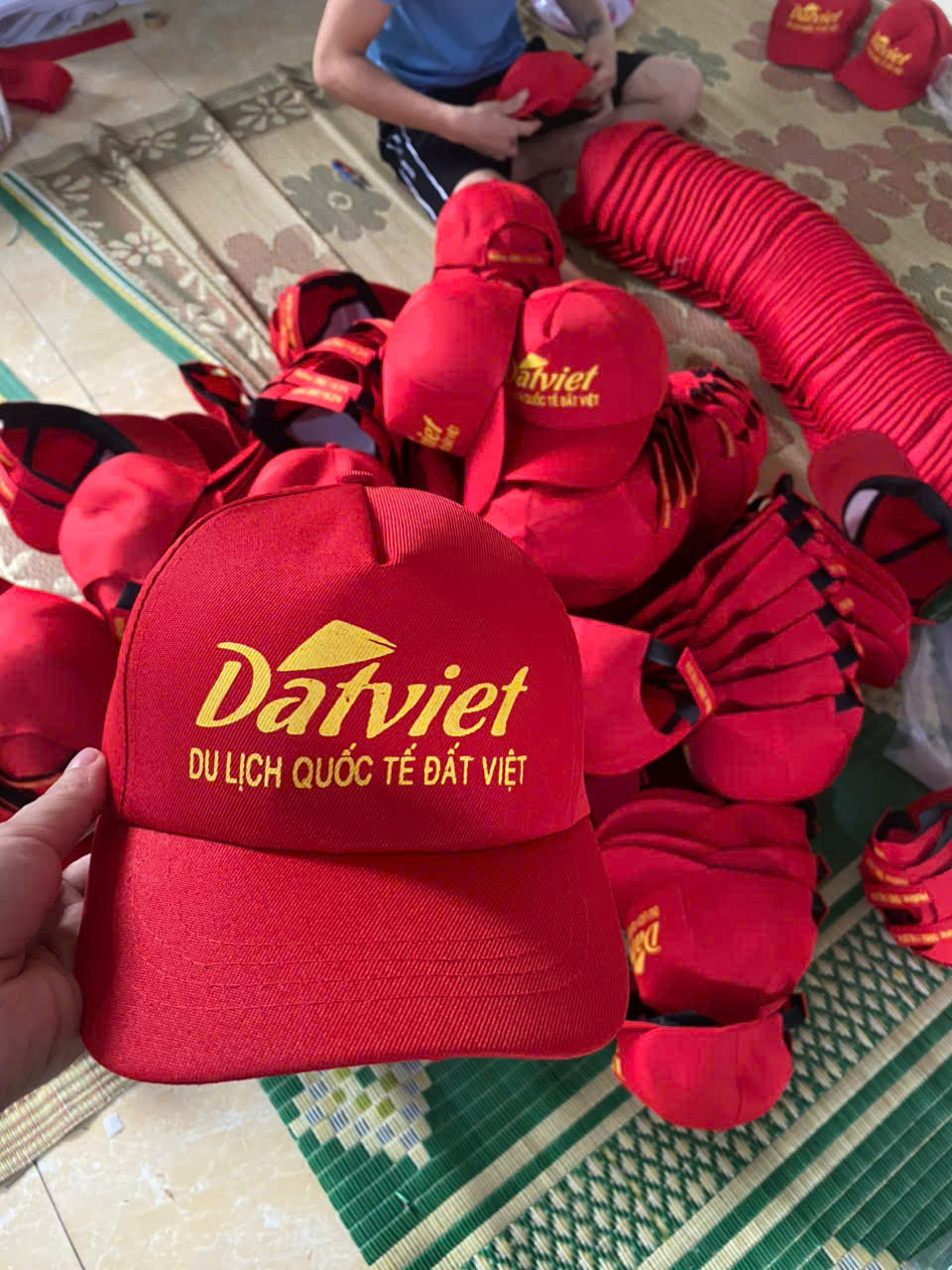 Mũ du lịch đi leo núi