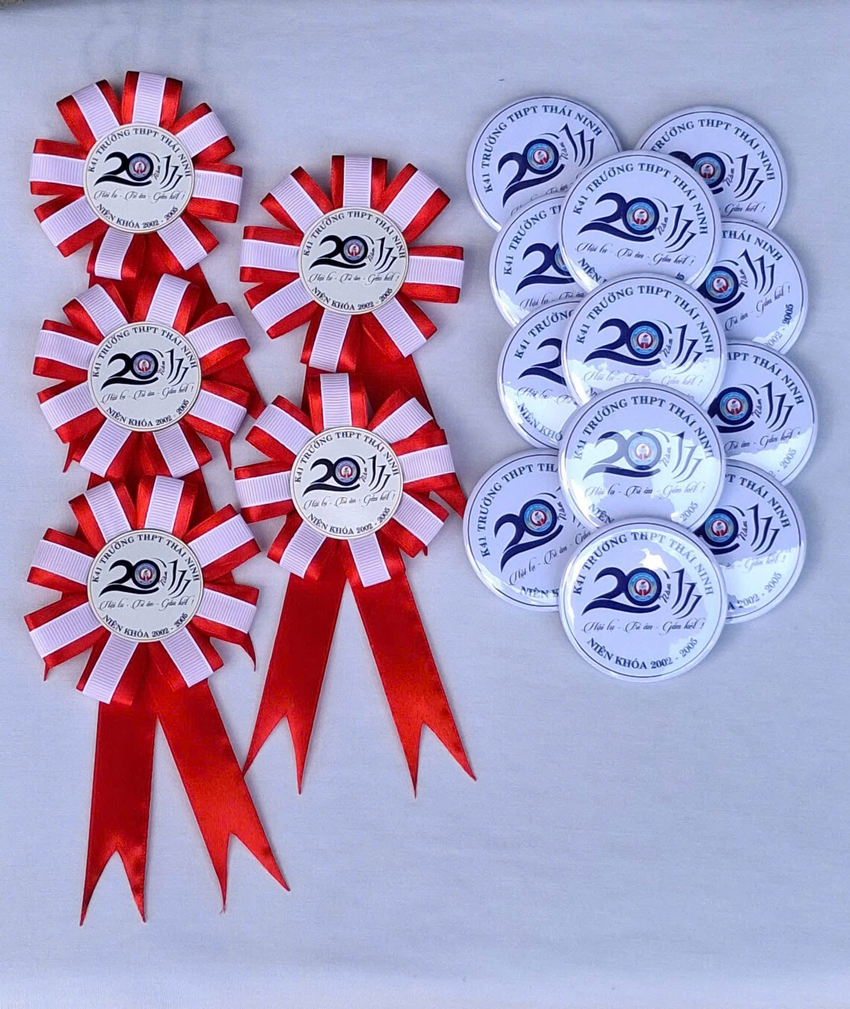 Thiết kế hoa cài áo