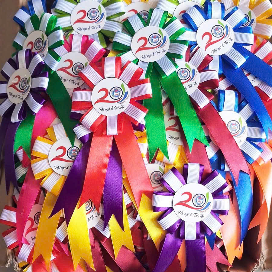 Kích thước hoa cài áo