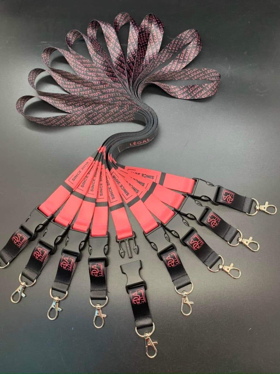 Dây đeo thẻ giao hàng toàn quốc