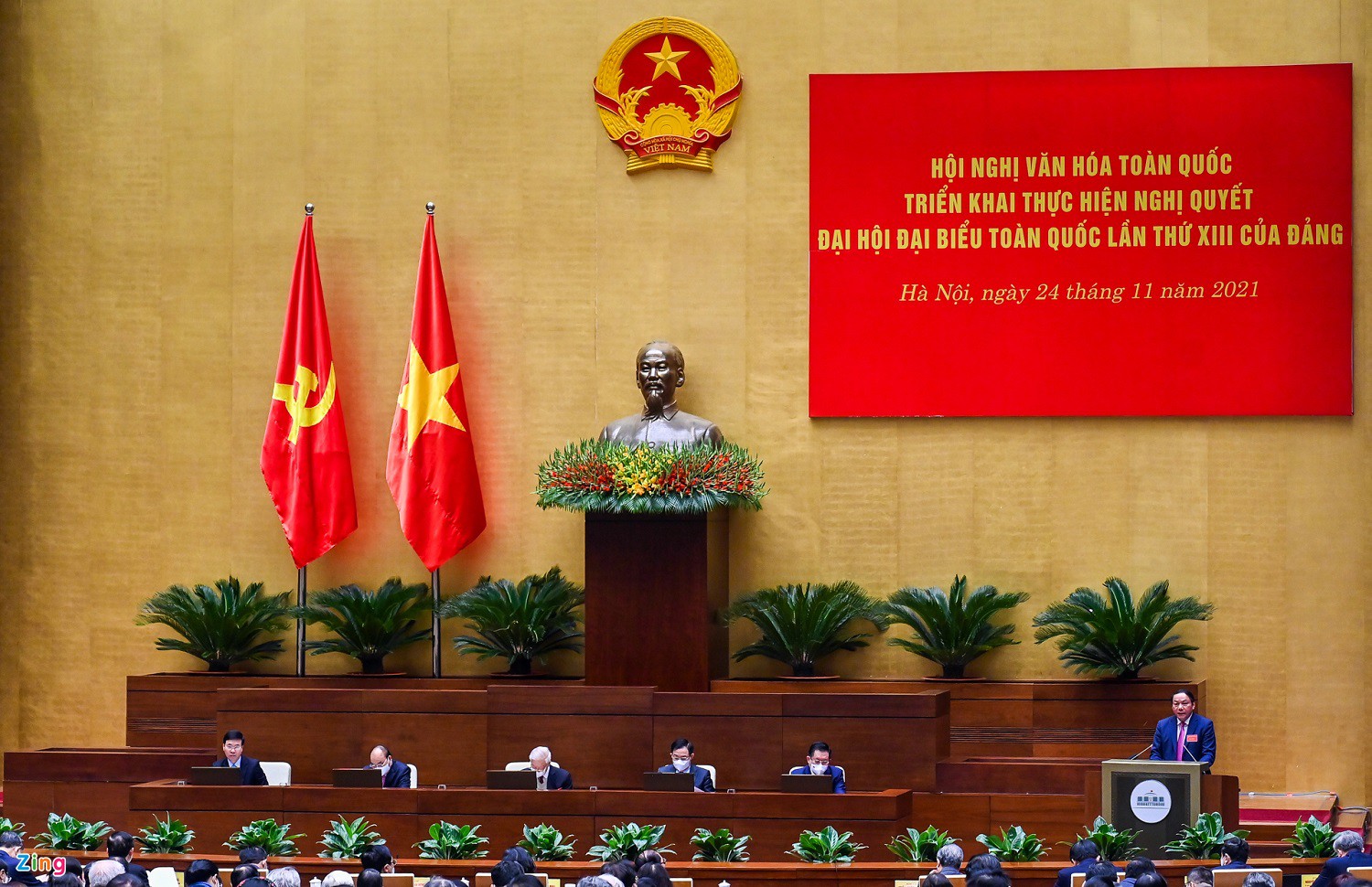 Cờ Đảng Treo Hội Trường Chuẩn – Xưởng In Cờ HOÀNG GIA Hà Nội