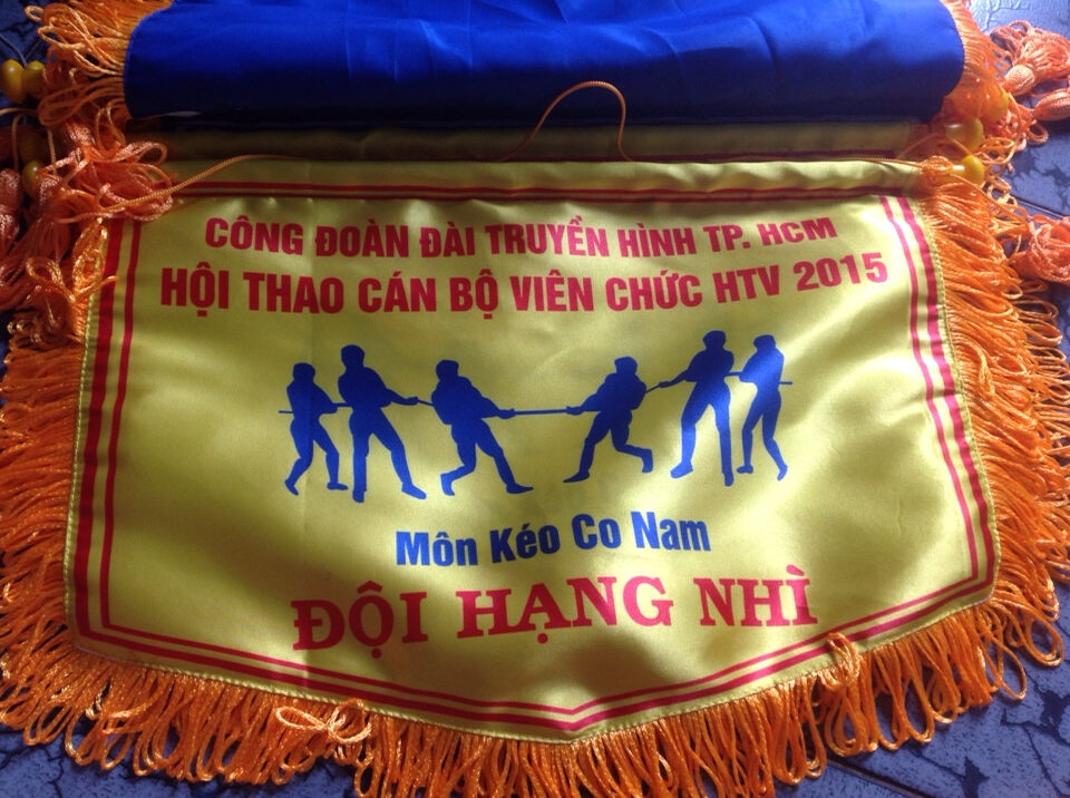 Cờ lưu niệm kéo co