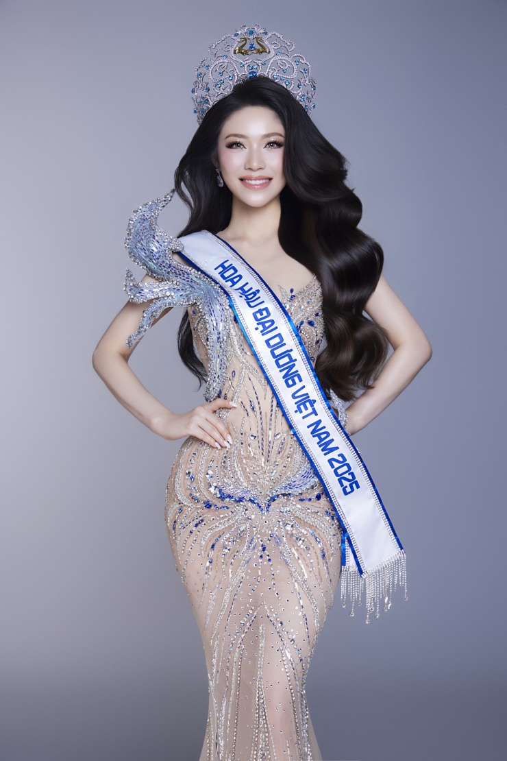 Sash Hoa Hậu Cao Cấp – Xưởng In Cờ HOÀNG GIA Tại Hà Nội