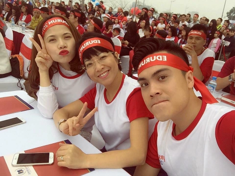 Băng rôn đeo đầu hoạt động ngoại khóa