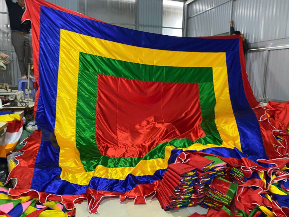 Mua Cờ Thần Ở Hà Nội – Đặt In Tại Xưởng In Cờ HOÀNG GIA