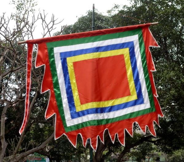 CỜ THẦN TRUYỀN THỐNG – XƯỞNG IN CỜ HOÀNG GIA HÀ NỘI