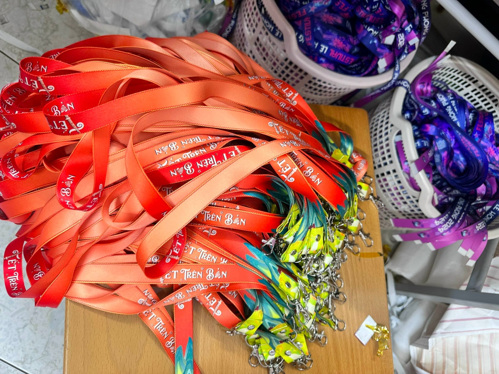 Dây đeo thẻ in tên công ty