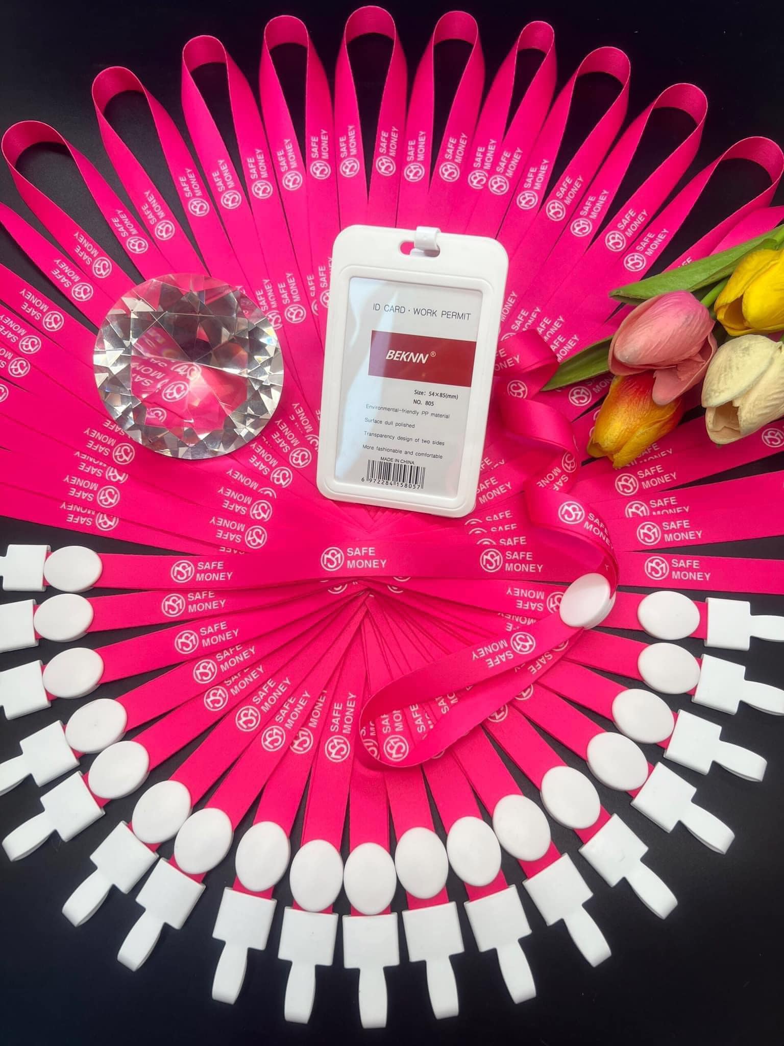 Dây đeo thẻ màu hồng