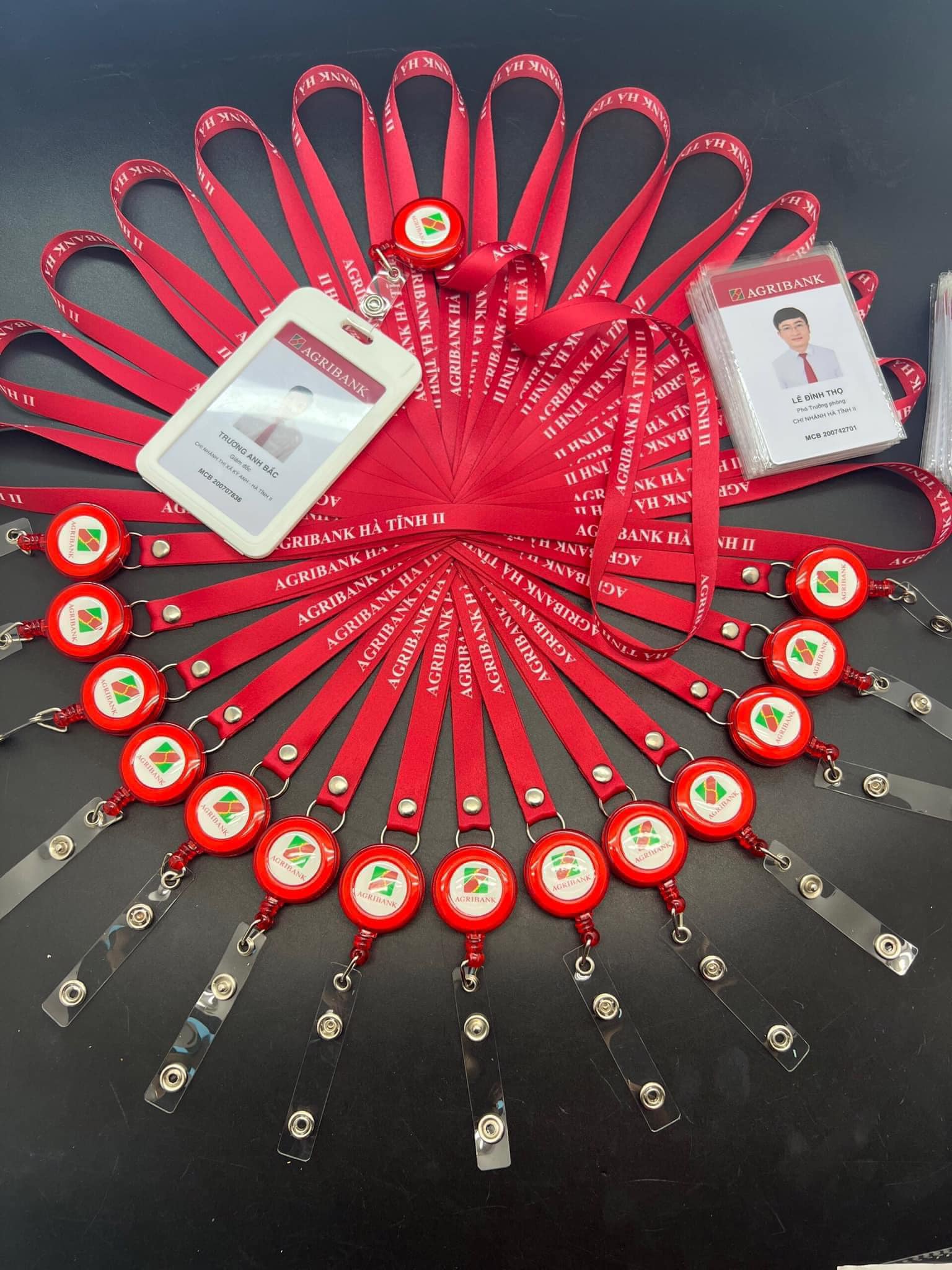 Dây đeo thẻ có móc giọt nước