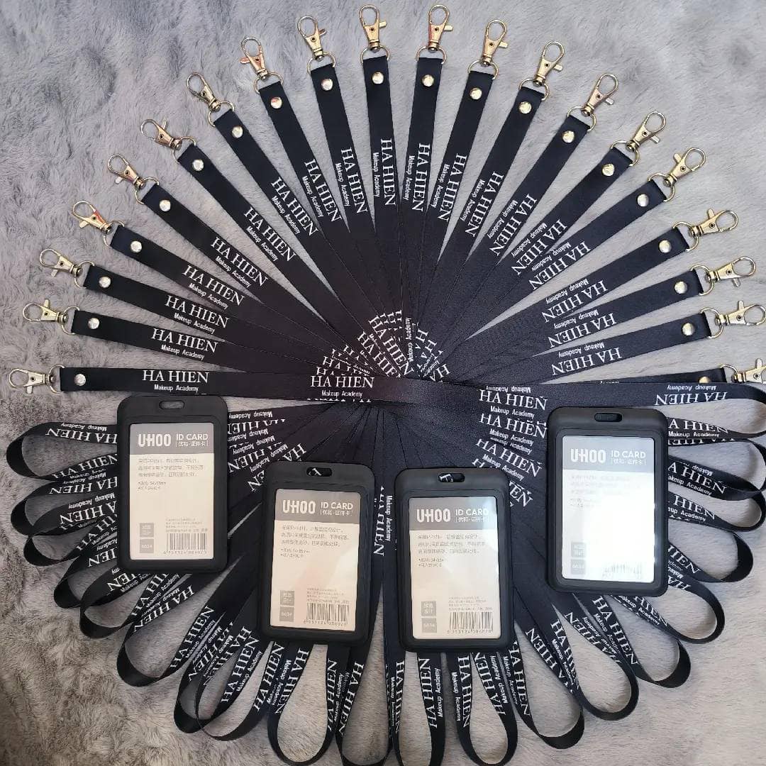Dây đeo thẻ màu đen