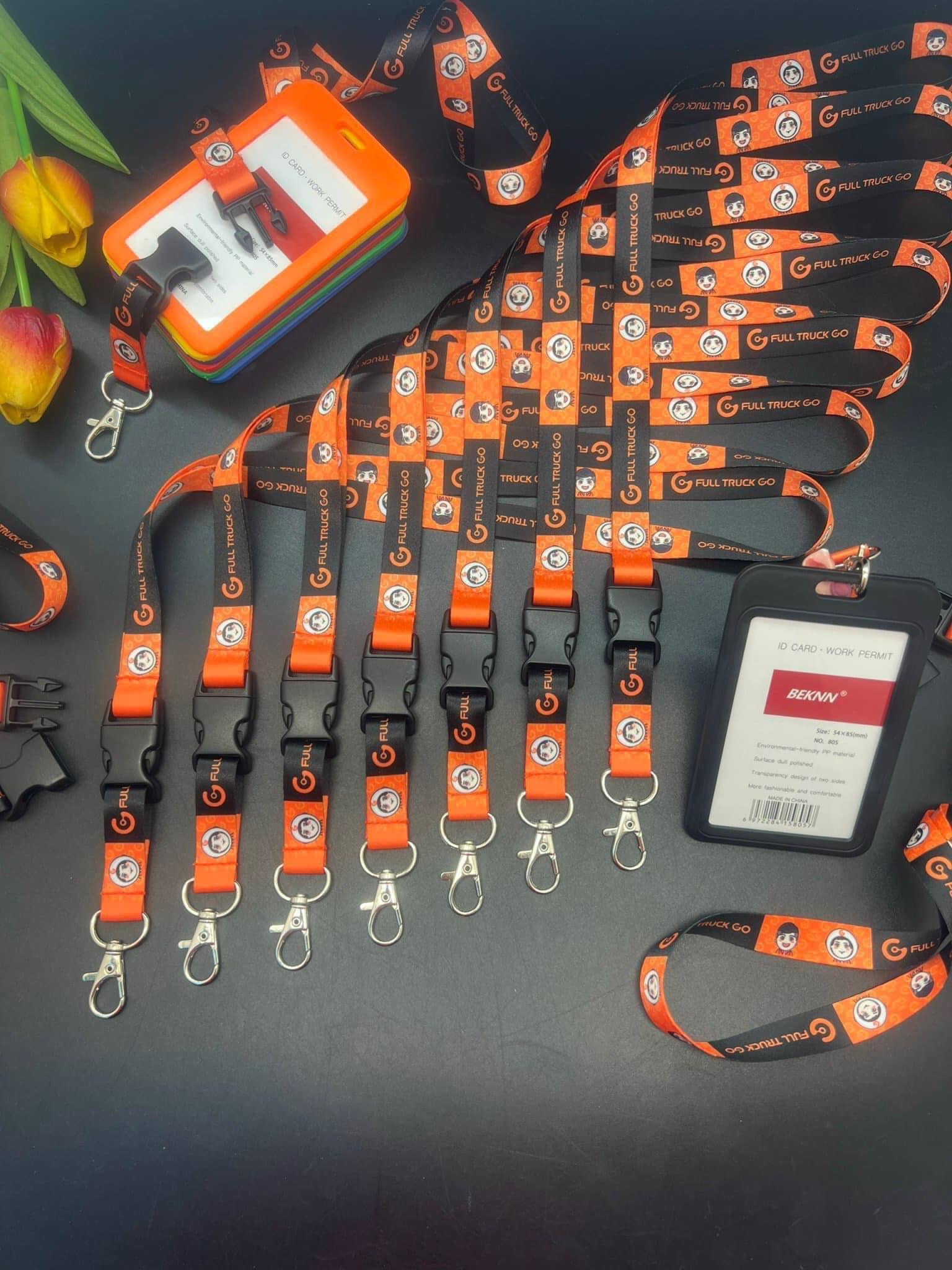 Dây đeo thẻ có móc khóa