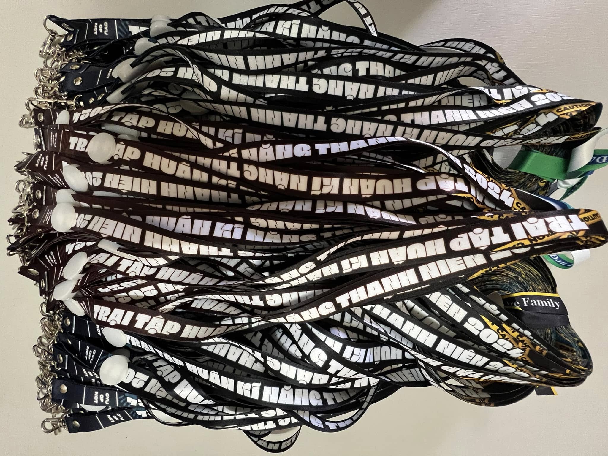 Dây đeo thẻ thiết kế riêng