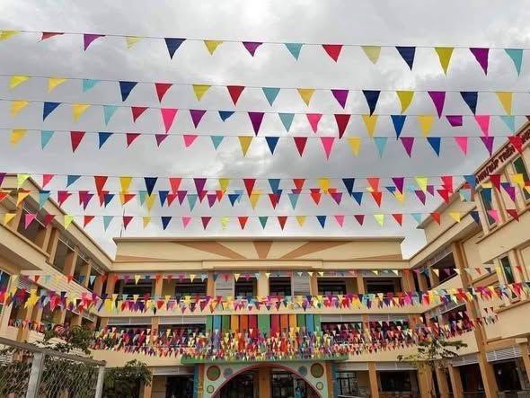 Cờ Dây Tam Giác Dùng Cho Sân Trường – Xưởng In Cờ HOÀNG GIA Hà Nội