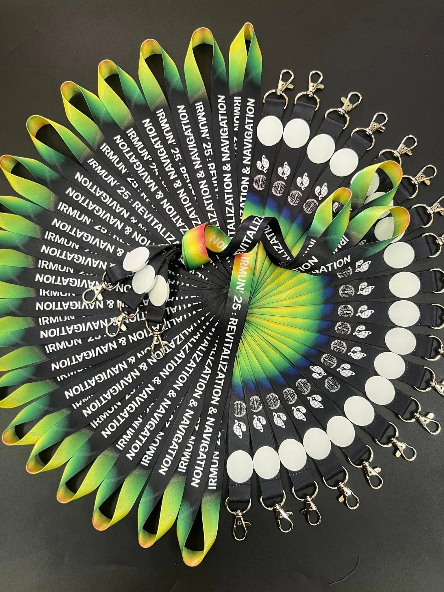 Dây đeo thẻ có móc khóa xoay