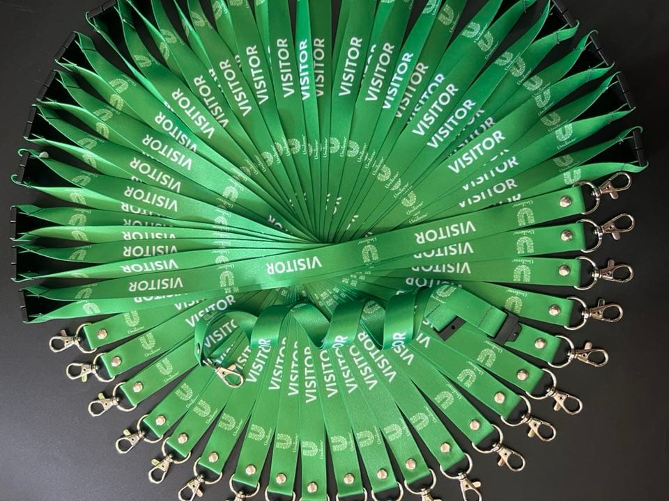 Dây đeo thẻ theo màu sắc